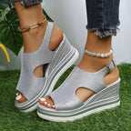 Maeve – Entspannte Keilsandalen