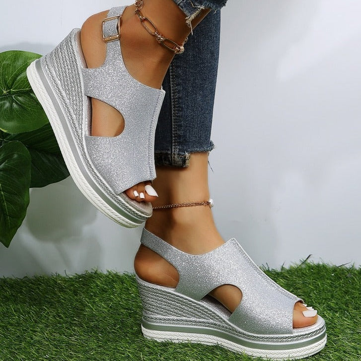 Maeve – Entspannte Keilsandalen