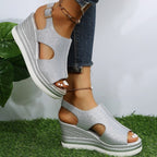 Maeve – Entspannte Keilsandalen